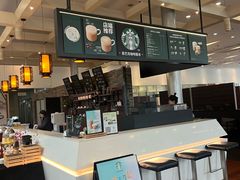 -成都中升之星奔驰4S店