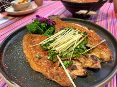 -香巴拉云南餐厅(华莱坞店)