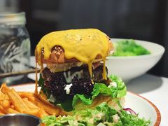 瀑布芝士牛肉汉堡-阿妮叶李(光谷世界城店)