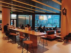 靠窗位-星巴克臻选(上海合生汇1F店)