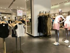 -URBAN REVIVO(佛山南海万达广场店)