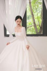 -Lady  Jane高端婚纱礼服馆