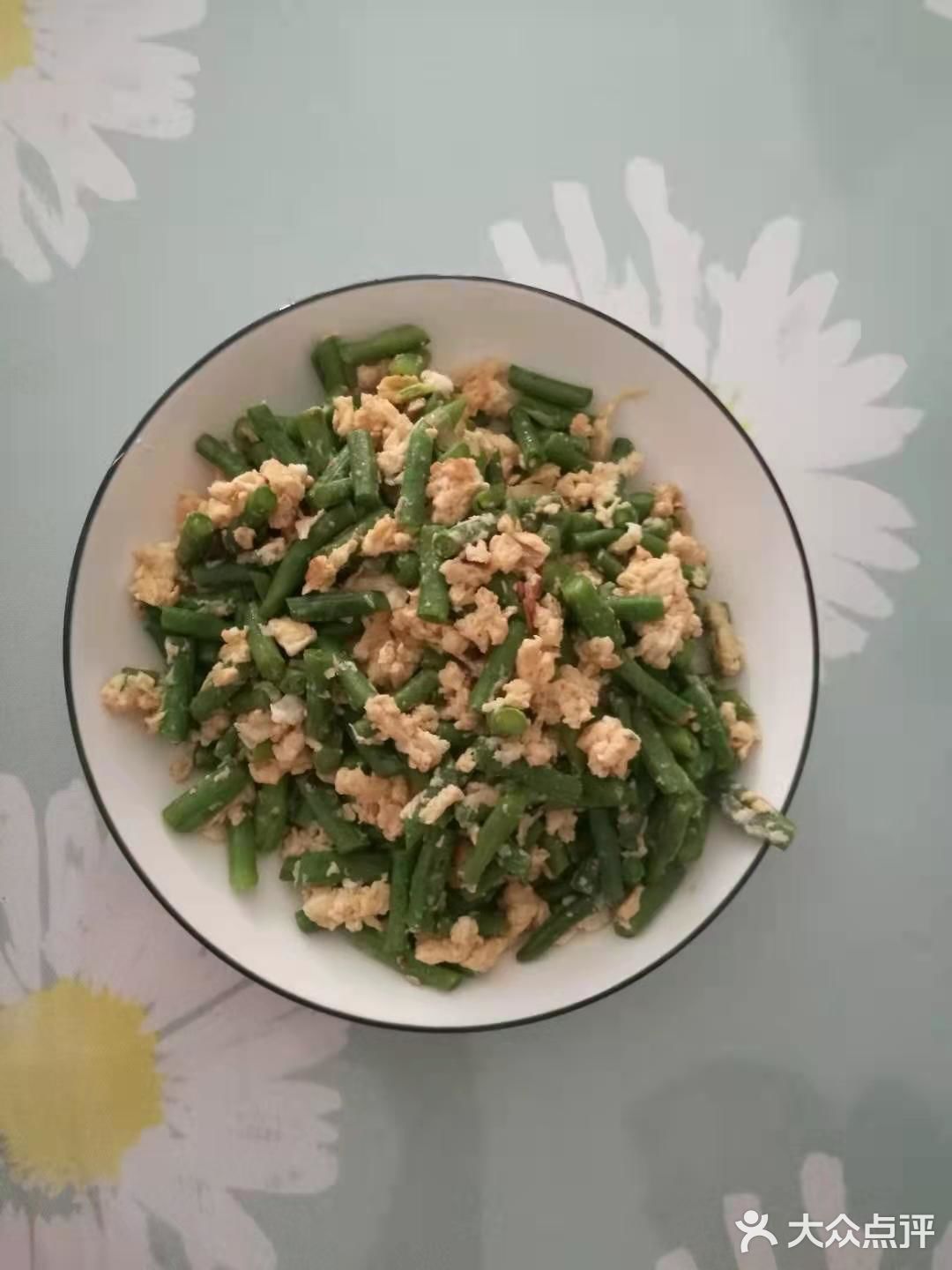 干活利索，我吃饭比较讲究，刘姨每天变着样的给我做饭