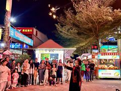 -三亚火车头万人海鲜广场