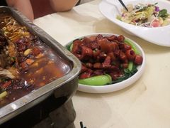 酒香山楂红烧肉-乡村小镇新概念饭店(铜冶店)