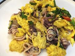 笔管鱼爆炒笨鸡蛋-鲜味食族水产·海鲜餐厅