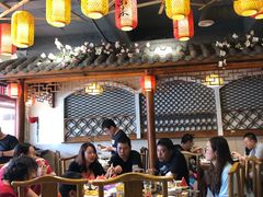 大堂-东来菜馆•手抓海鲜家常菜•海鲜锅贴(鸽子窝店)