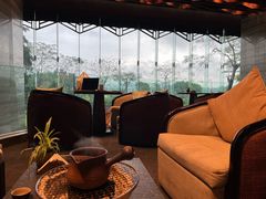-隐秀山居酒店大堂吧