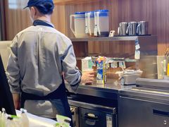 -瑞幸咖啡(纽宾凯酒店新华路店)