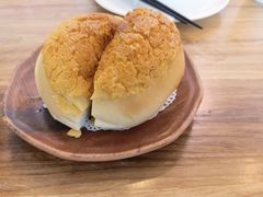酥皮菠萝油-十二悦厨·茶餐厅(比斯特上海购物村店)