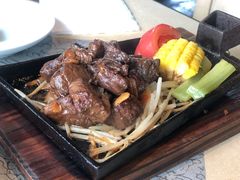 铁锄牛排-穹六人间 people 6(岳阳路店)