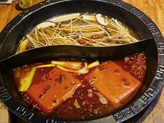 鸳鸯锅（菌汤）-大话三城重庆火锅(万科天誉店)