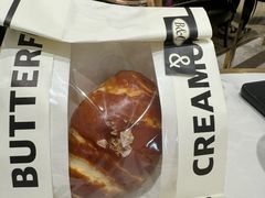 -BUTTERFUL&CREAMOROUS 黄油与面包(三里屯太古里店)