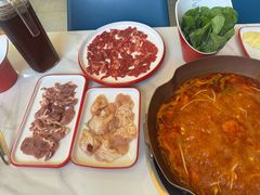 -毛辣果·贵州红酸汤牛肉火锅(西单店)