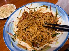 炸酱面-老天桥酱肉烧饼夹肘子(天桥店)