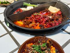 烧猪蹄-贰回巷火锅馆(钟楼店)