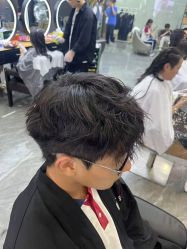 -藤野造型烫染·漂发