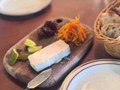 No1&nbsp;自家鹅肝酱配酸菜和冈冈法棍-羽深肉铺 Steak & Wine