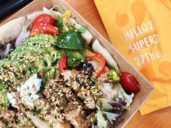 照烧鸡肉配牛油果拉法沙拉-HELLO 27 意面·沙拉·帕尼尼