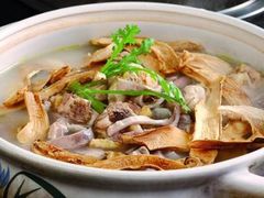 清炖老鸡煲-嘉年华大酒店