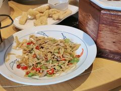-头上红煨盐鸡·非遗院子餐厅