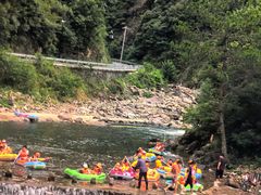 -安吉龙王山峡谷漂流