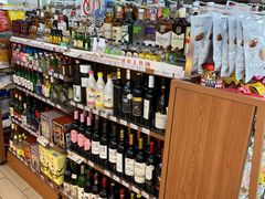 -全家便利店(莲花池东路店)