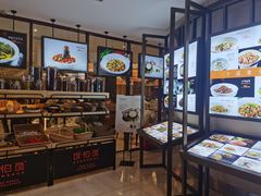 面包甜点陈列柜-饭怕鱼·黄焖鲟龙鱼(湖大店)