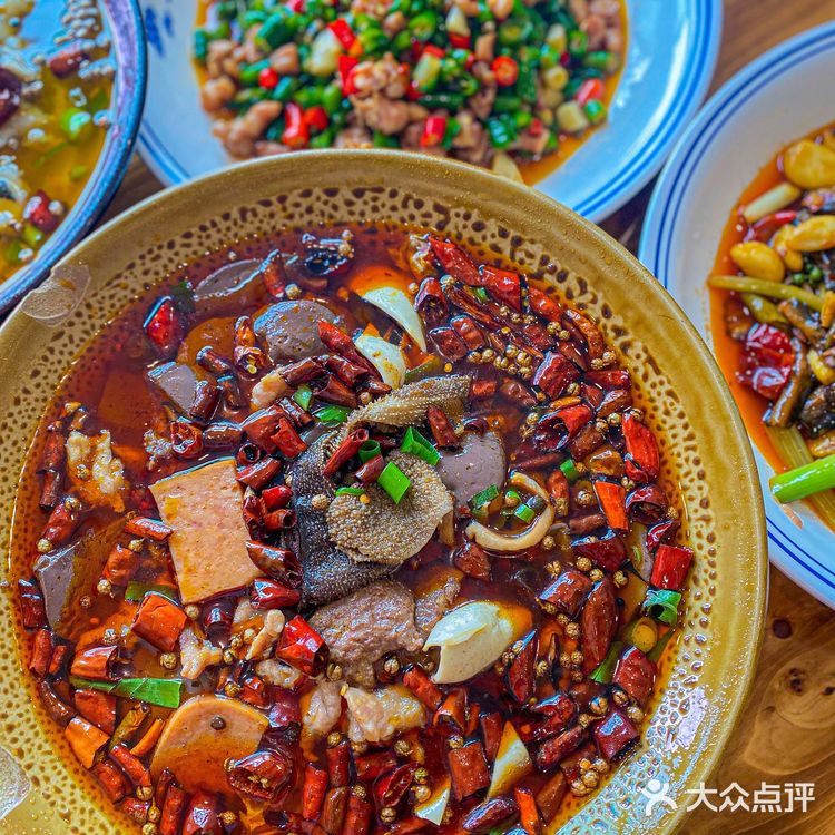 二刷藏在解放碑写字楼里的地道重庆江湖菜🔥