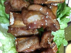 定安蒜香排骨-琼大师东方烤乳猪(亚特兰蒂斯店)