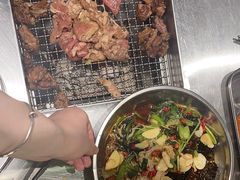 -马路牙子烧烤音乐酒馆(望京店)