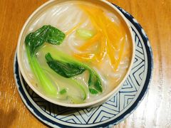 -云海肴·汽锅鸡·云南代表菜(天山百盛优客店)