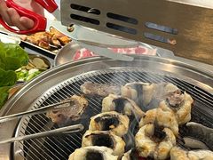 -围炉肉舍•炭烤活鳗•丹东海鲜烤肉(步行街店)