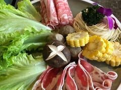 -三人行骨头王火锅(长寿店)