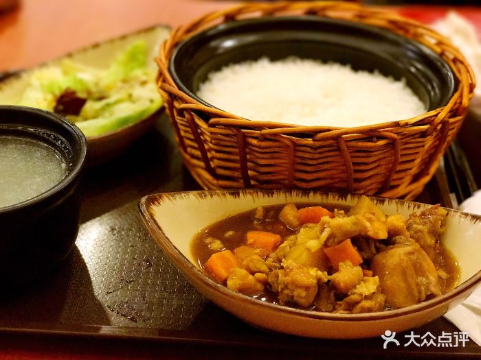 咖喱鸡肉饭套餐