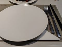 餐具摆设-晶丽香榭自助餐(南京大饭店)