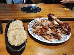 -老天桥酱肉烧饼夹肘子(天桥店)