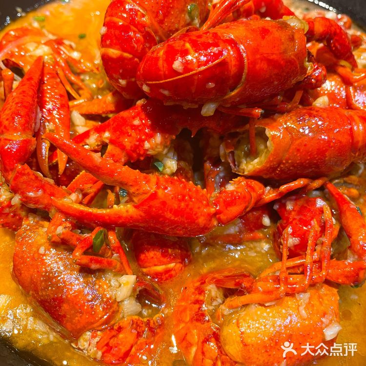 美味炸裂的小龙虾夜排档盛宴