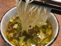 一口香酸汤面-盛唐府乾州酸汤面
