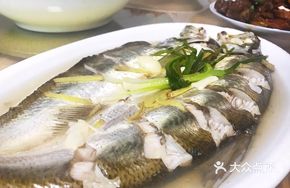Steamed White Fish from Yangcheng Lake