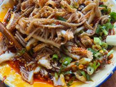 -拈签一笑黄牛肉辣卤串串