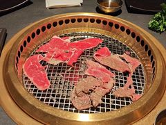 -铭牛烧肉·和牛海鲜自助(高新月牙湖店)