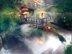 -雪山彩虹谷景区
