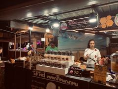 -席娜卡琳火车铁道夜市