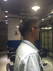 -FRIDAY星期五专业美发沙龙
