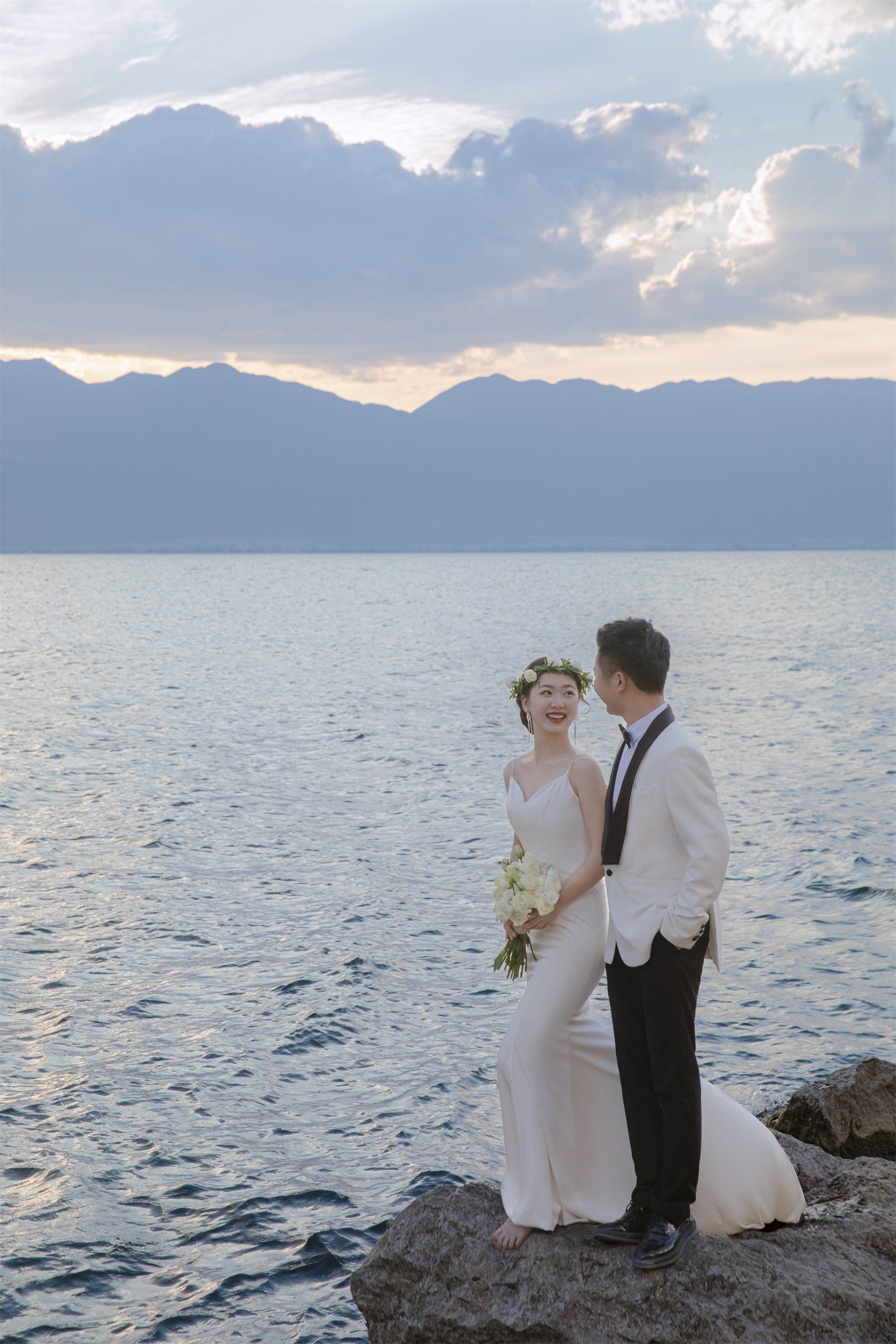 洱海边的浪漫婚纱照
