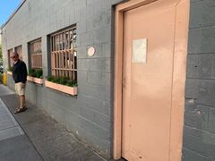 门面-The Pink Door