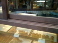 面包甜点陈列柜-老大昌(淮海中路店)