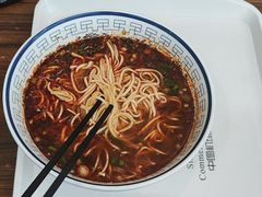 -陇兴楼兰州拉面(西安咸阳国际机场店)