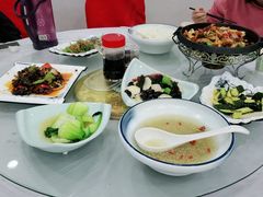 -撒拉人家.酸菜牦牛肉火锅